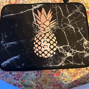 “S” marble and rose gold pineapple computer holder